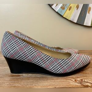 TALBOTS LACEY PLATFORM WEDGE - HEEL RED, BLACK & WHITE PLAID